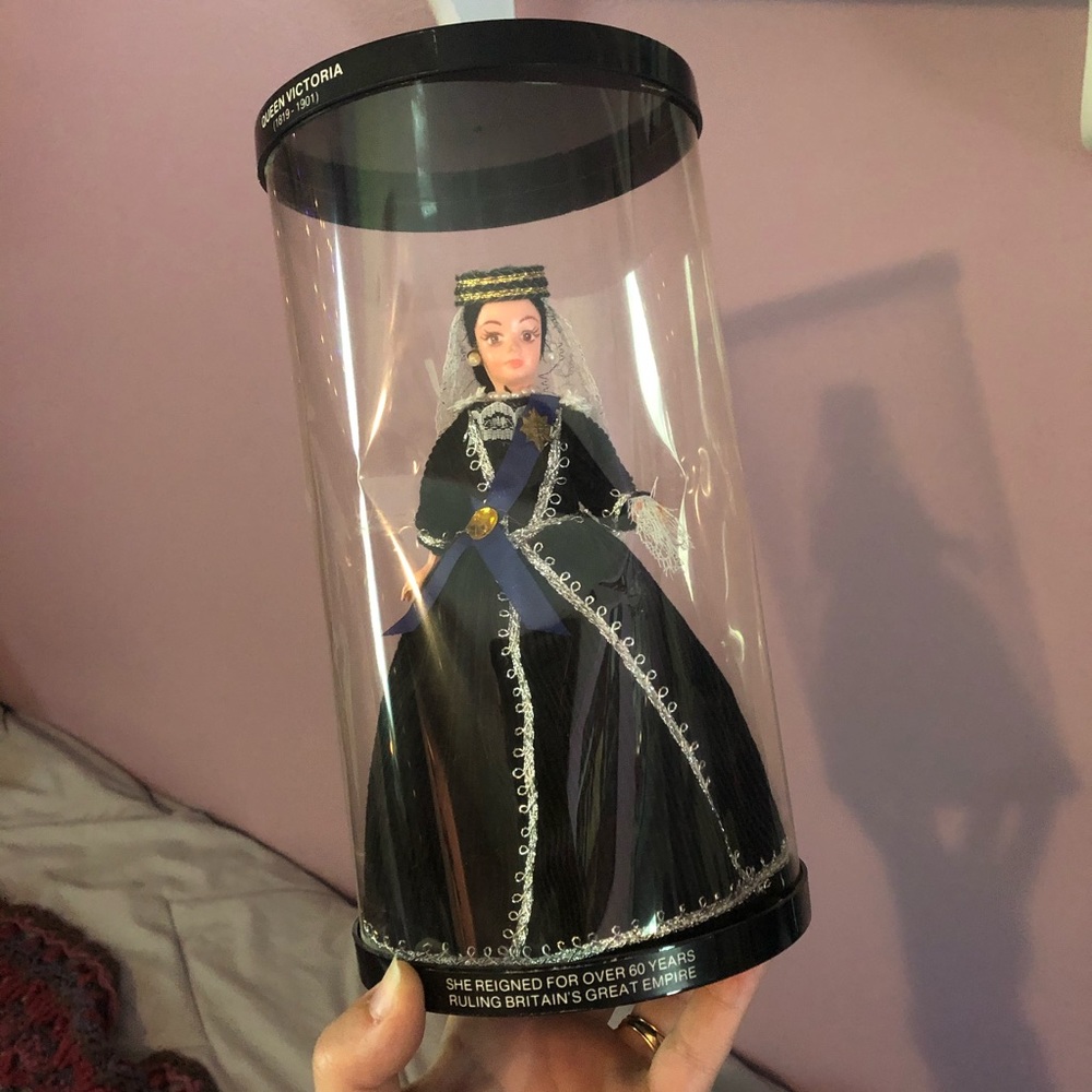 queen victoria porcelain doll